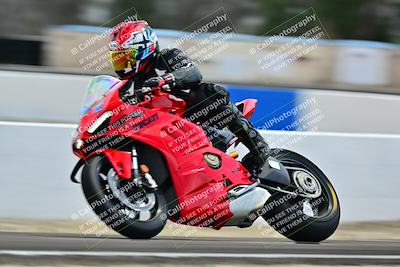 media/Apr-18-2025-TrackDaz (Fri) [[45f5874c44]]/B Group/Session 4 (Turn 6 - Outside)/